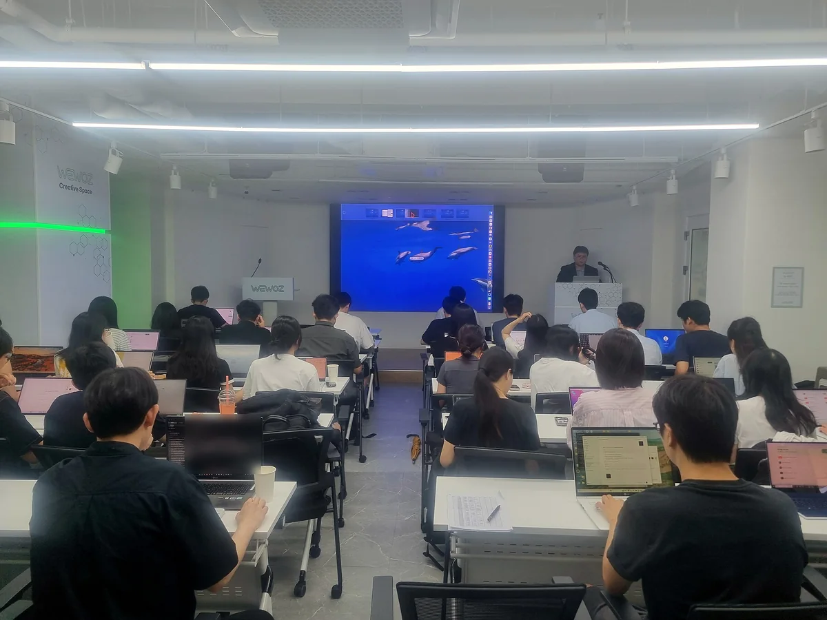 1인 1노트북으로 AI 에이전트 실습에 참여한 강의실 전경